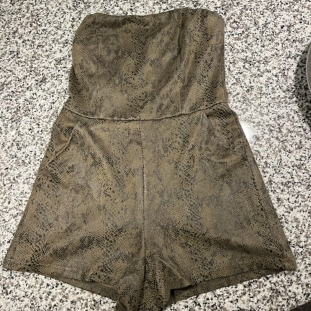 She + Sky Romper - Picture 2 of 6